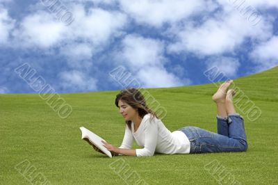 Readng in the park