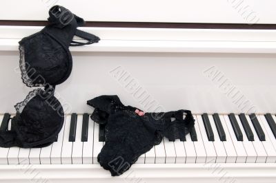 Piano &amp; Lace