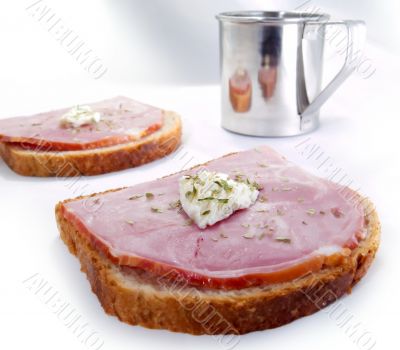 Ham toasts