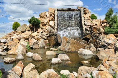 Artificial waterfall