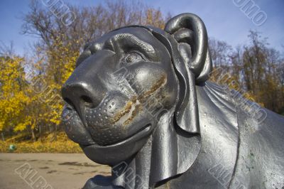 Vlakhernskoe-Kuzminki. Lion at Lions pier