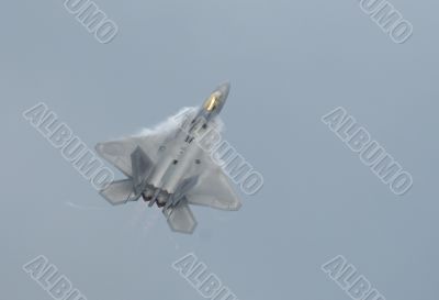 F-22 Raptor  climbing